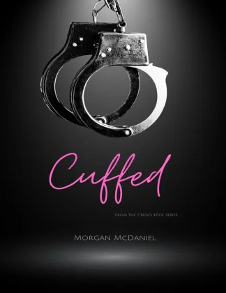 Cuffed kitap kapağı